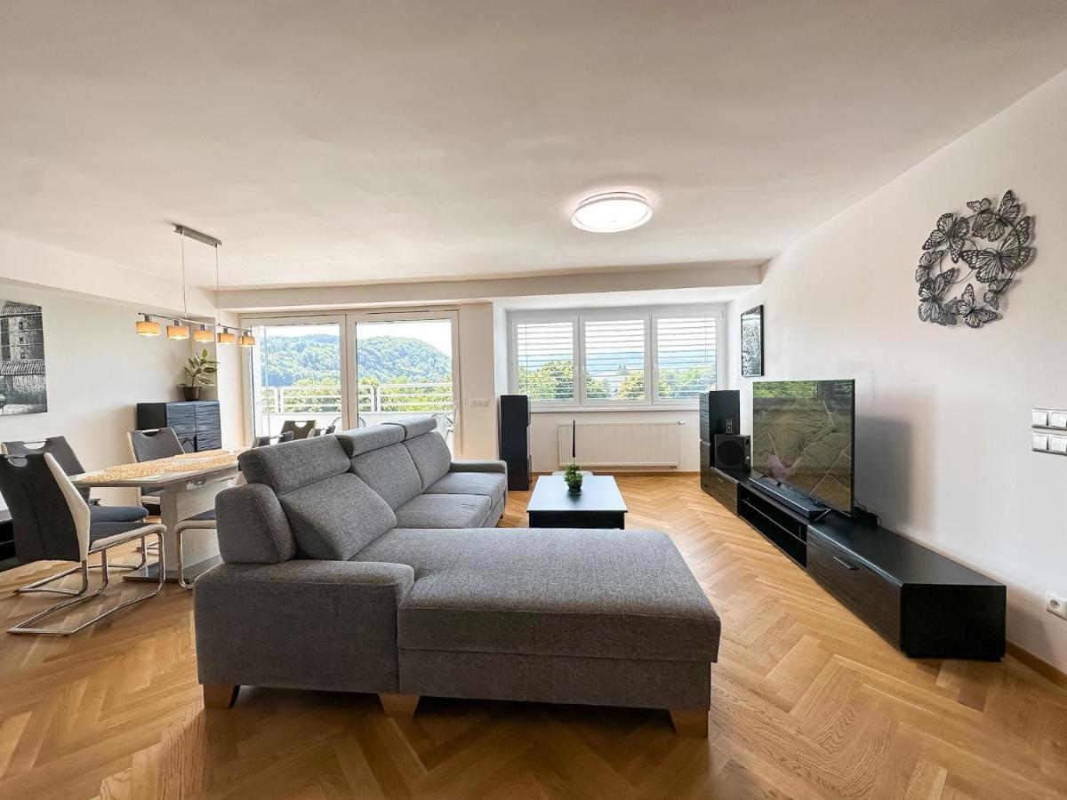 Lux Residence, A/c, Vip Parking, View Banska Bystrica