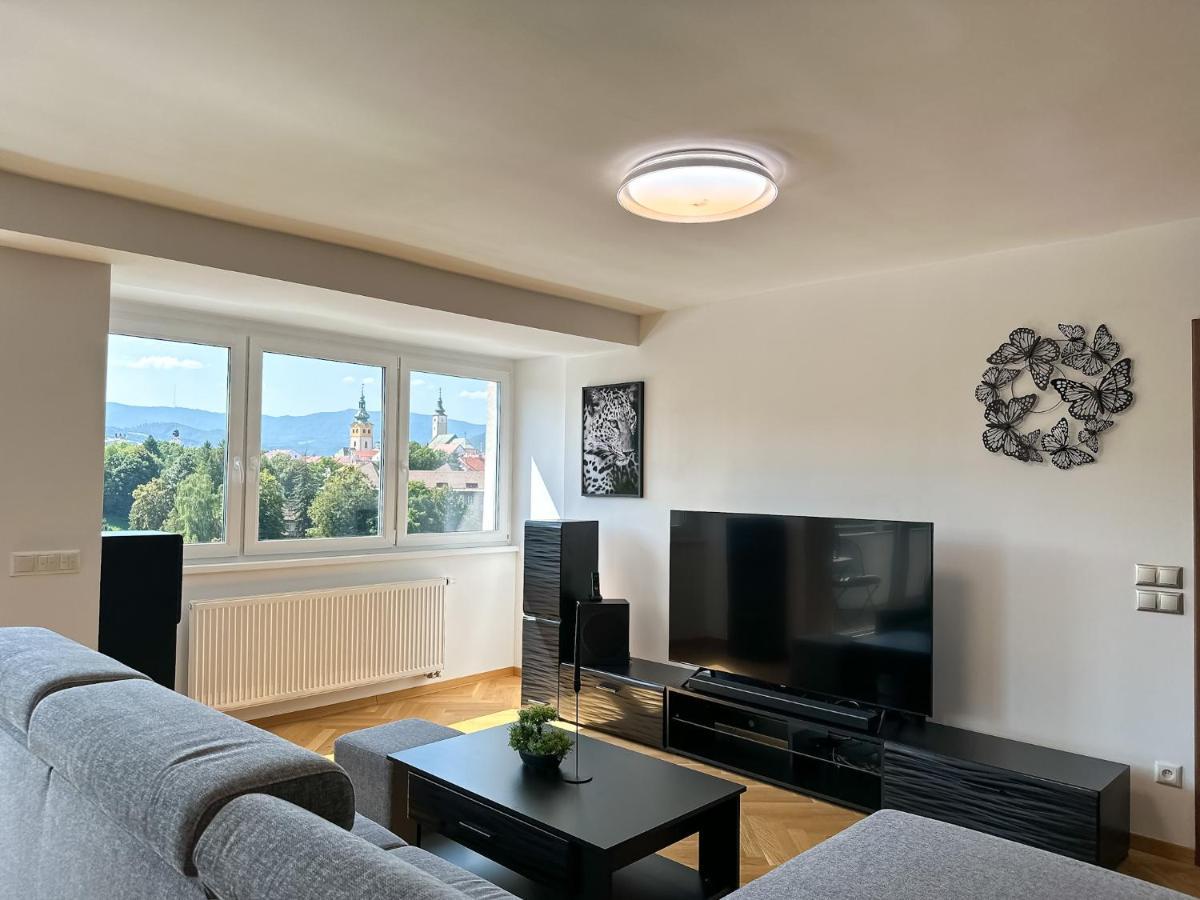 Lux Residence, A/c, Vip Parking, View Apartment *